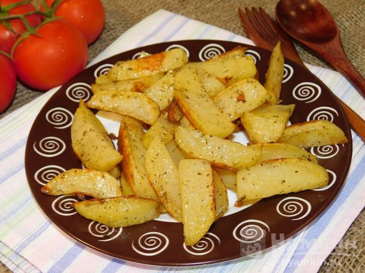 Картофель по-деревенски в духовке без кожуры и варки