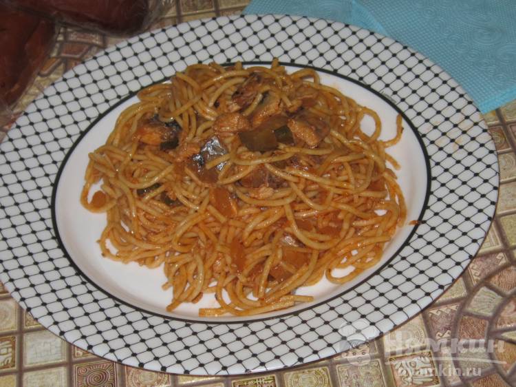 Спагетти с подливой из скумбрии