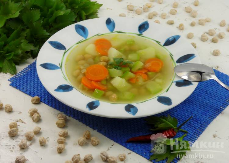 Куриный суп с нутом и овощами