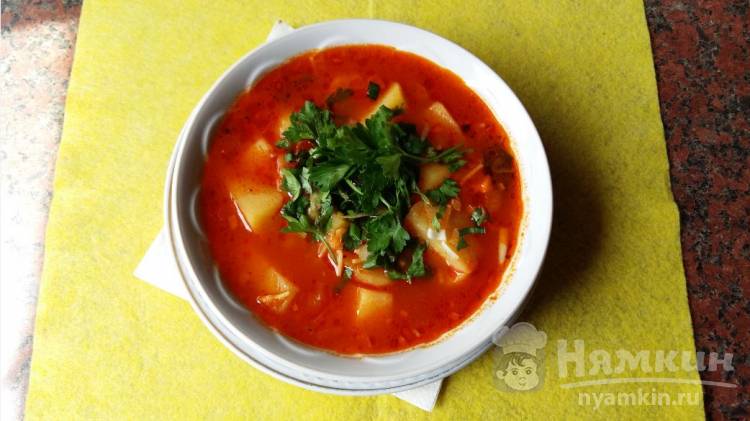 Острый суп с чесноком и томатной пастой