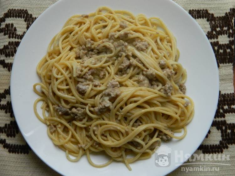 Спагетти в сметанно-чесночном соусе