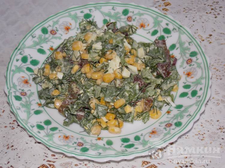 Кукурузный салат с яйцами и зеленью