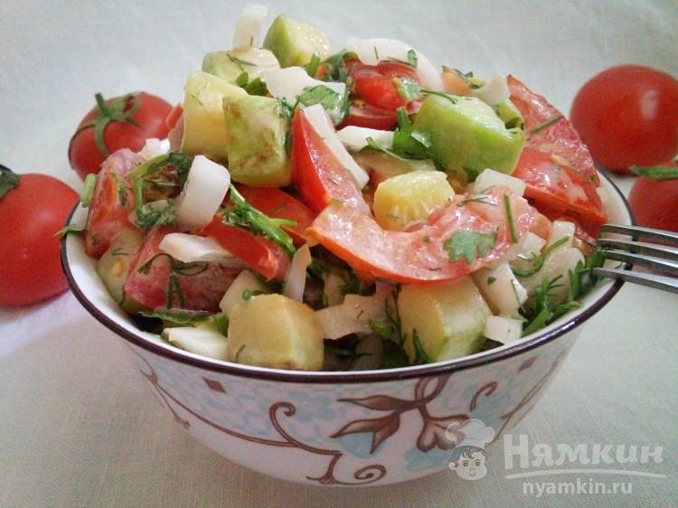 Салат из помидоров и кабачка