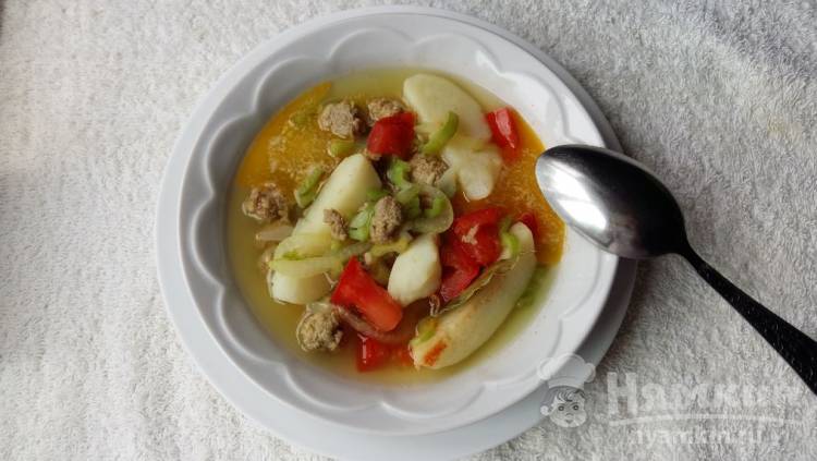 Легкий овощной суп с фрикадельками
