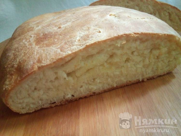 Рецепт хлеба на манке. Хлеб из манки. Хлеб на манке. Хлеб посыпанный манкой. Тесто из манки на хлеб.