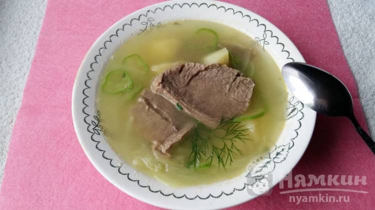 Суп на бульоне с овощами и мясом