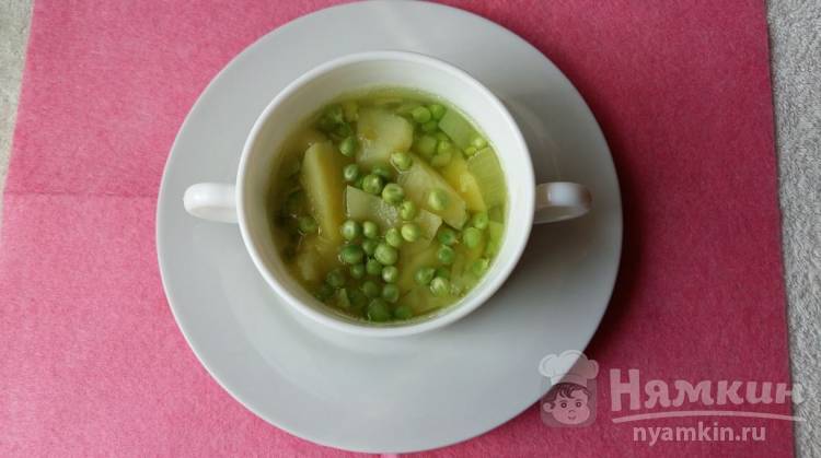 Легкий суп с кабачком и стручковым горошком
