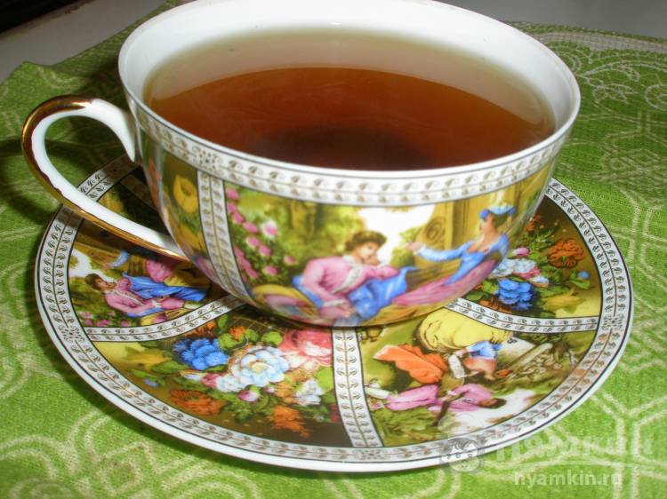 Успокоительный чай из душицы и мяты с шиповником