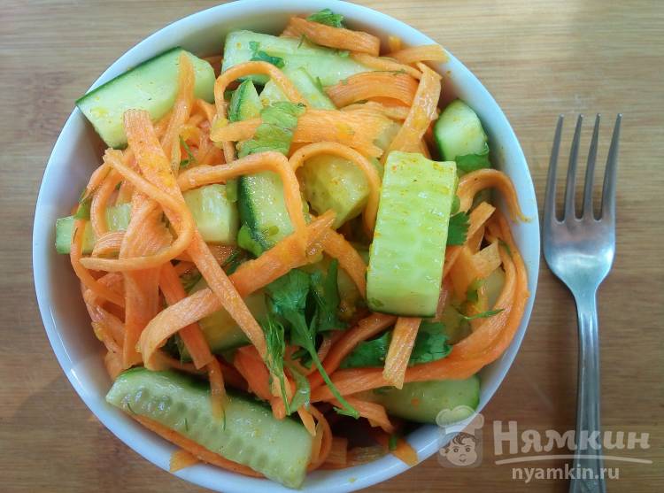 Острый салат из огурцов и моркови
