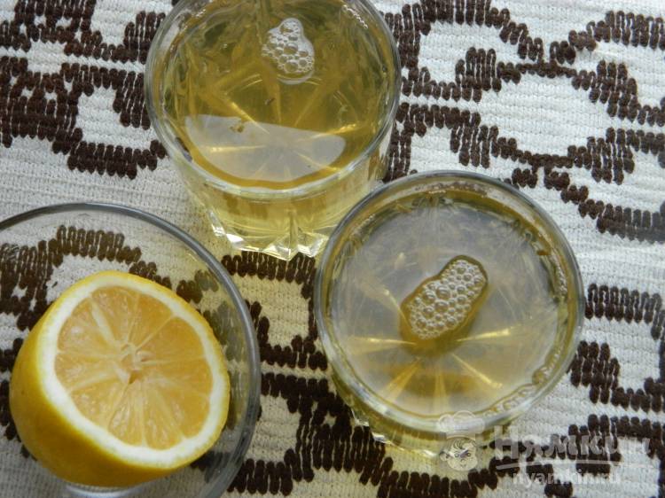 Домашний холодный чай с лимоном