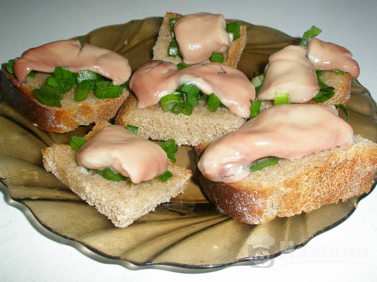 Бутерброды с лососевыми молоками