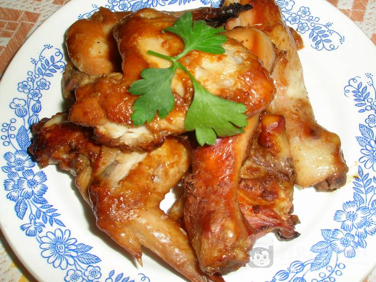 Запеченный цыпленок в чесночно-соевом маринаде в духовке 