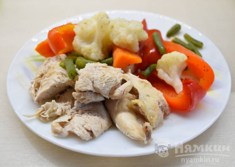 Диетическая курица с овощной смесью