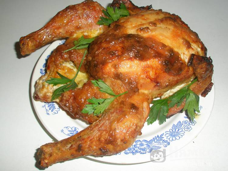 Запеченный цыпленок в майонезе и чесноке с приправой