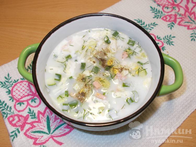Холодный суп с капустой и огурцами на кефире