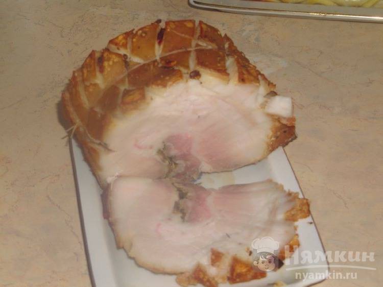 Закусочный рулет из свинины на праздничный стол