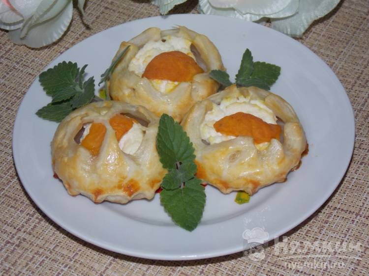 Печенье из слоеного теста с творогом и абрикосом