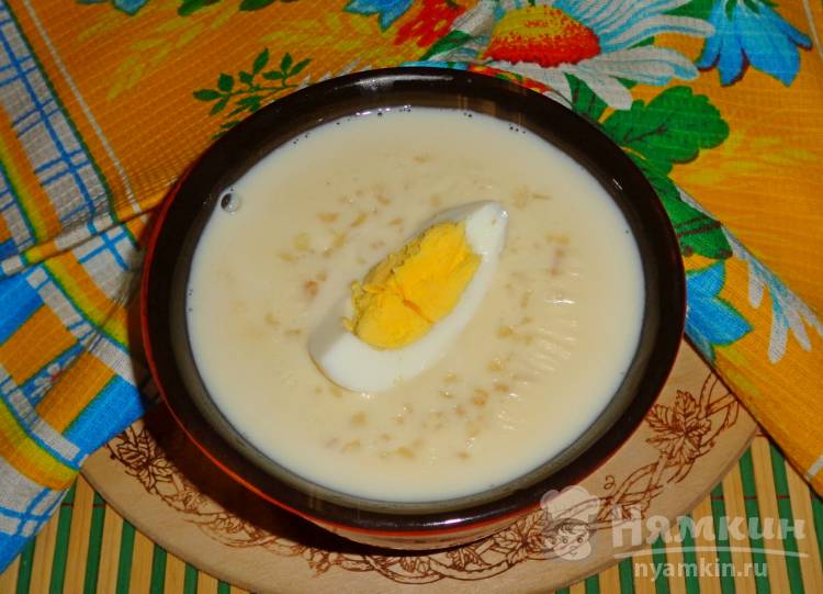 Молочный суп из булгура с вареным яйцом 