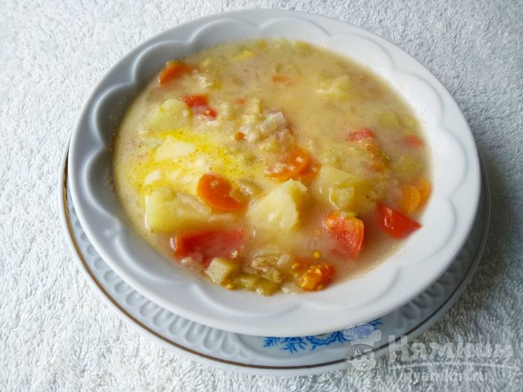 Легкий овсяный суп с помидором и баклажанами