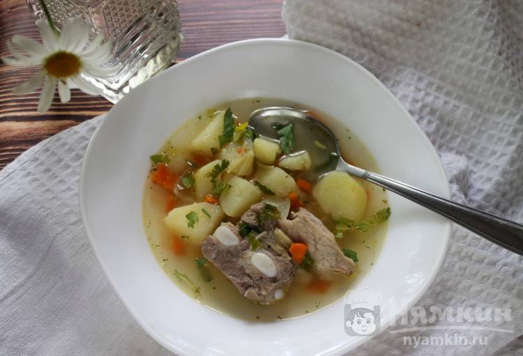 Суп со свиными ребрами и вермишелью