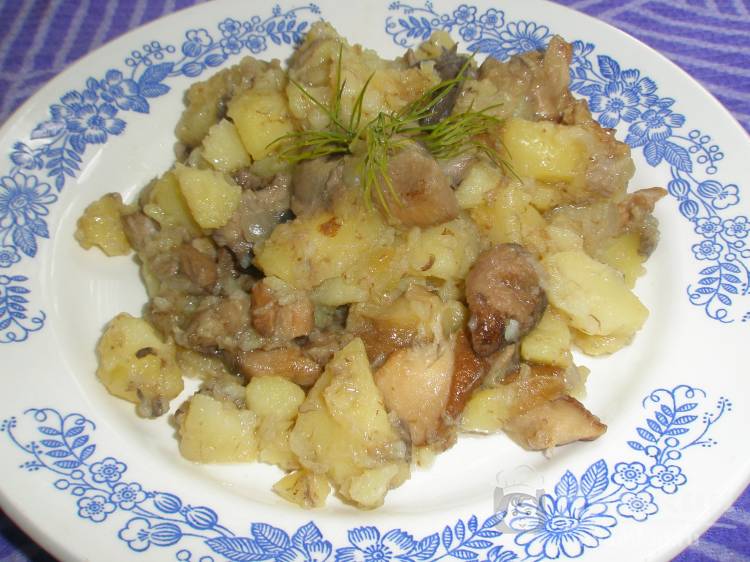 Пошаговый рецепт картошки с жареными грибами