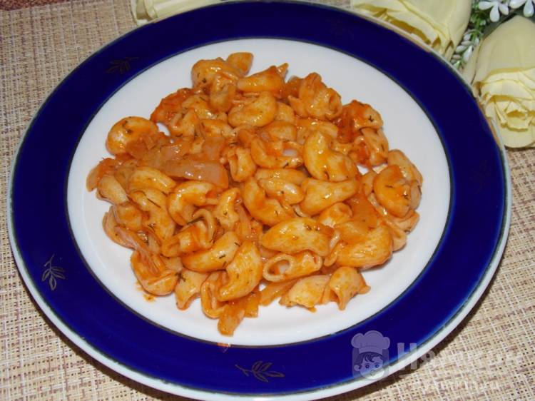 Томатные макароны с болгарским перцем на сковороде