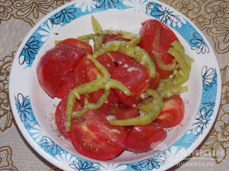 Маринованные помидоры в пакете с болгарским перцем