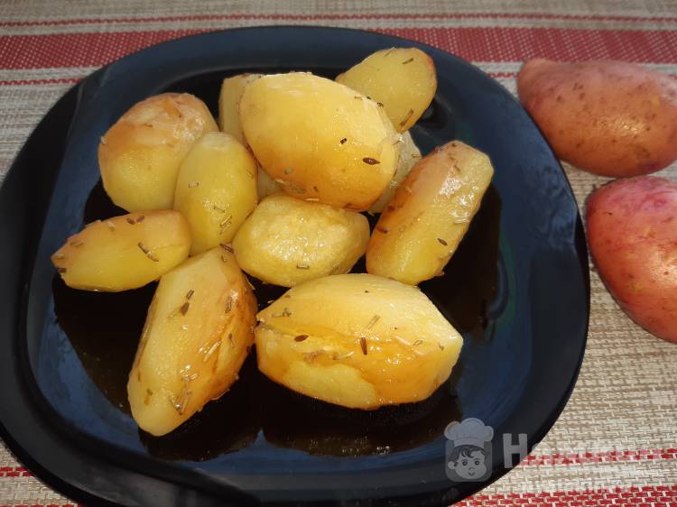 Молодой картофель запеченный в духовке в соевом соусе и специях