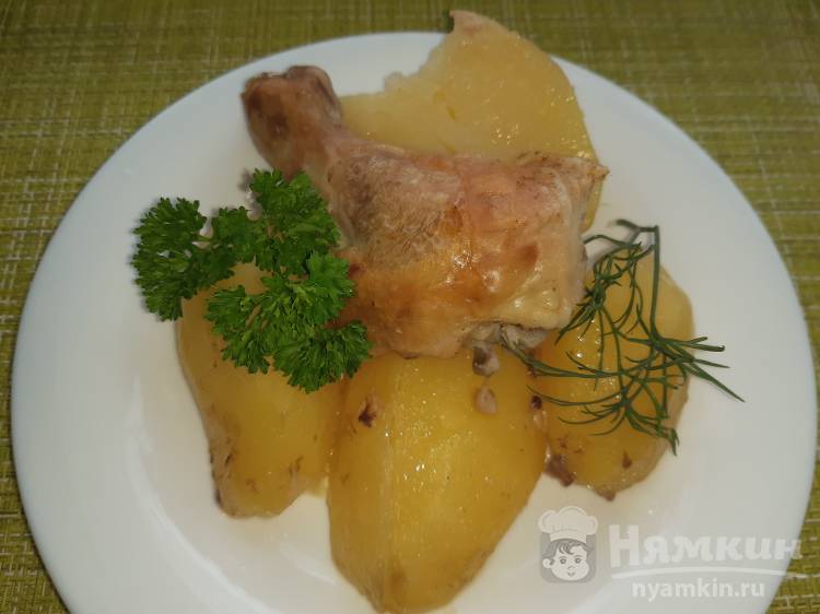 Курица запеченная с молодым картофелем в духовке под фольгой