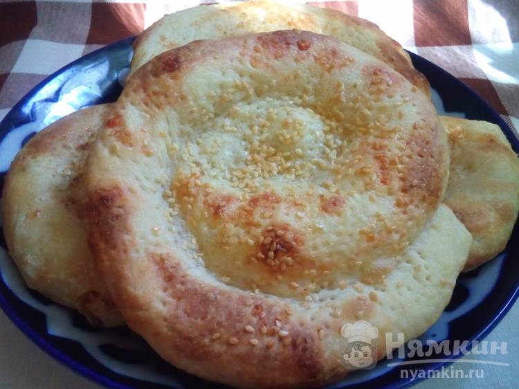 Фатир с сыром в духовке по-таджикски
