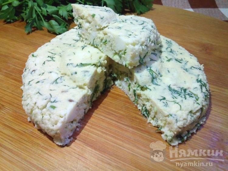 Яичный сыр с зеленью в домашних условиях