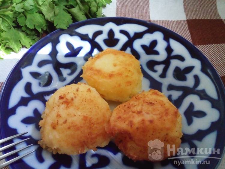 Картофельные шарики с сыром на сковороде