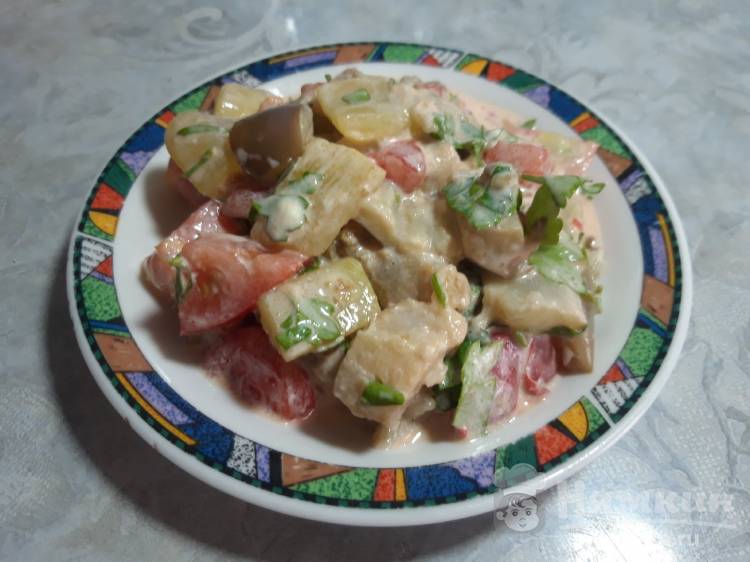 Теплый салат с кабачками и баклажанами 