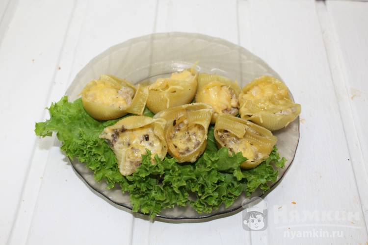 Фаршированные макароны с курицей и грибами в духовке: рецепт - Лайфхакер