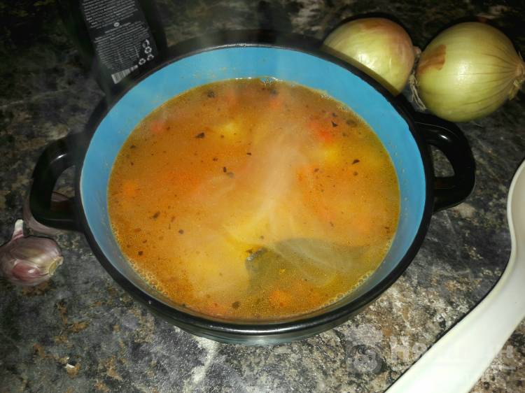 Гороховый суп с болгарским перцем и помидорами