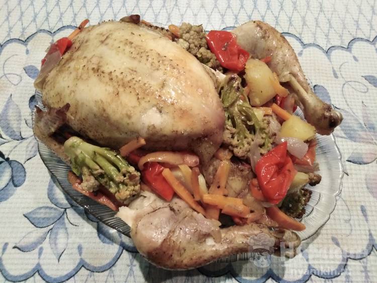 Цыпленок бройлер с овощами в рукаве в духовке