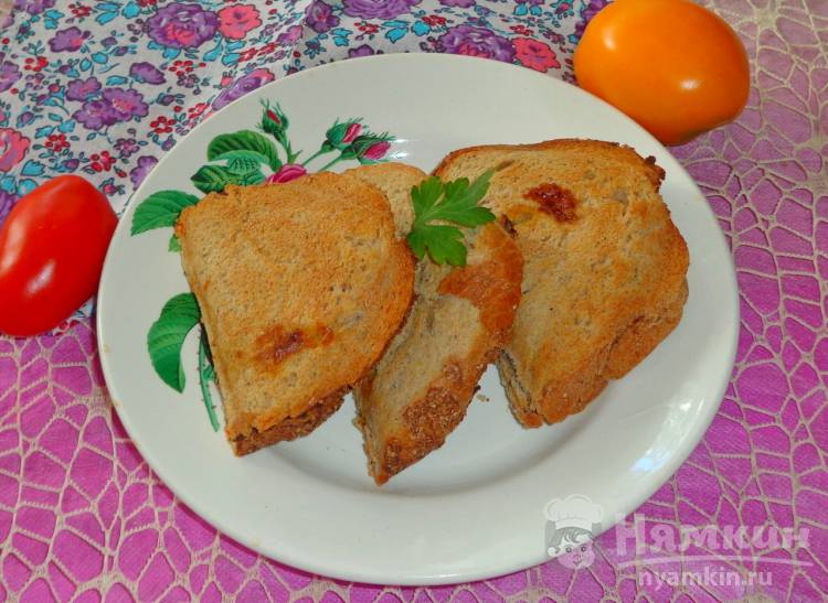 Сэндвичи из отрубного хлеба с печенью в мультипекаре