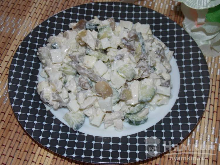 Салат с грибами и свежим огурцом