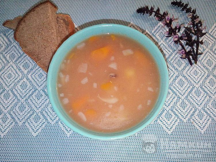 Рисовый суп с килькой и овощами на скорую руку
