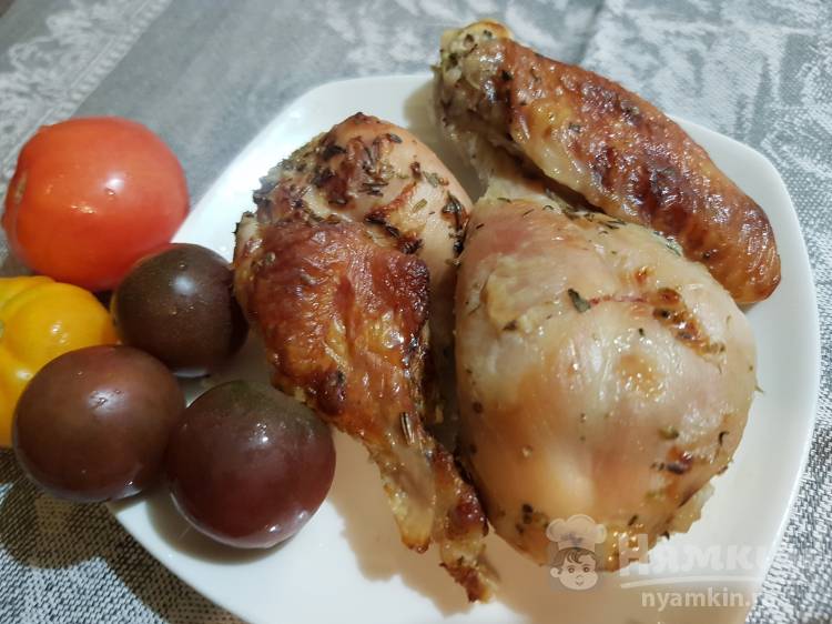 Курица запеченная в духовке со сметаной 