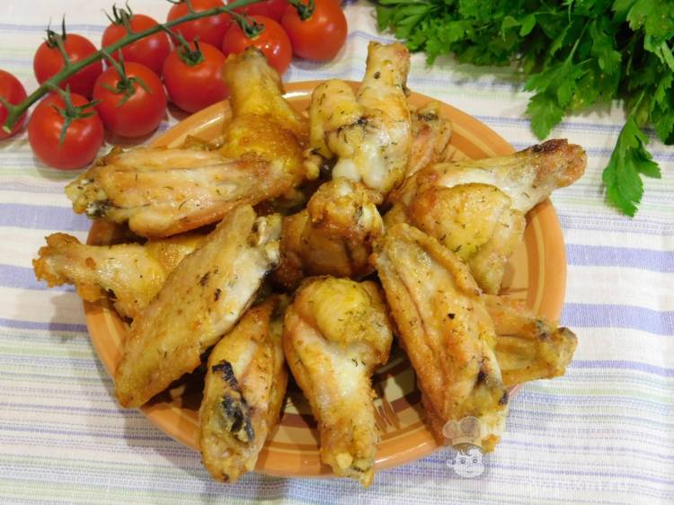 Куриные крылышки в панировке на сковороде — рецепт с фото