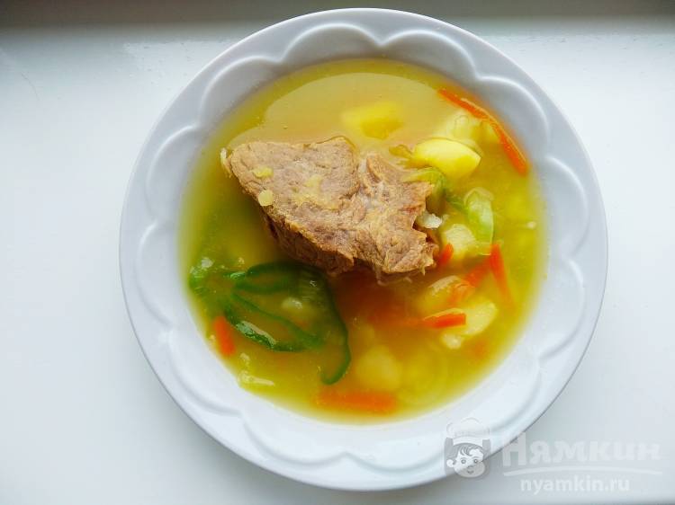 Овсяный суп на говяжьем бульоне с мясом и овощами