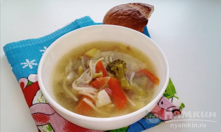 Суп с картофелем, брокколи и вермишелью
