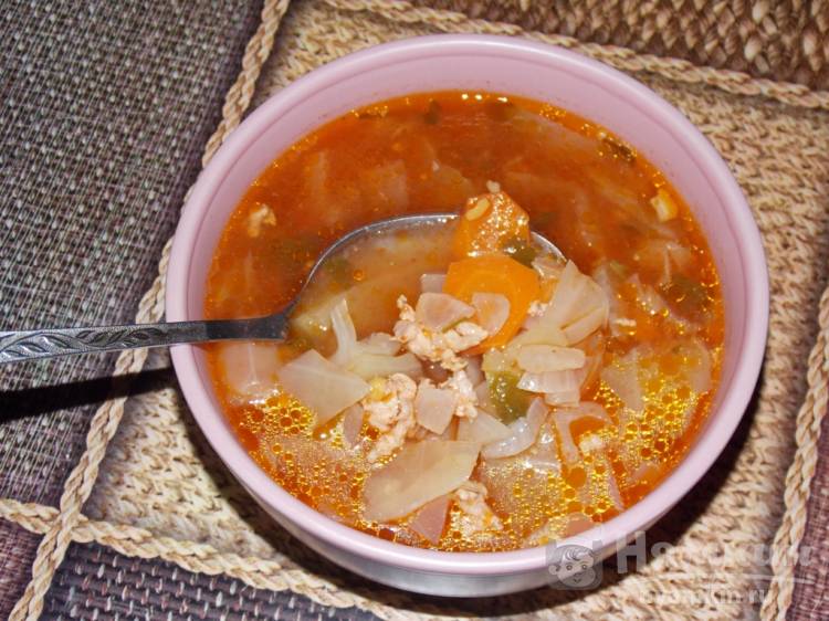 Густой суп в утятнице с фаршем и томатом