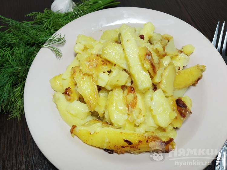 Картофель с луком жареный на сливочном масле