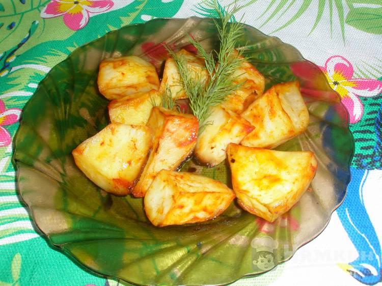 Картошка по-деревенски в приправе для курицы и томате