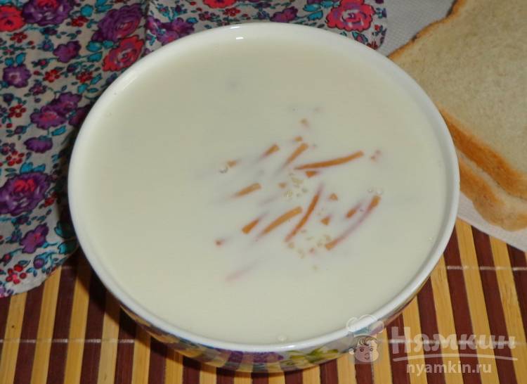 Молочный суп с жареной вермишелью и кускусом