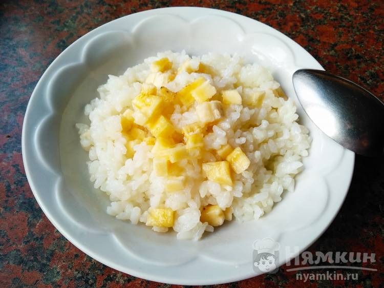 Сладкая рисовая каша на воде с бананом
