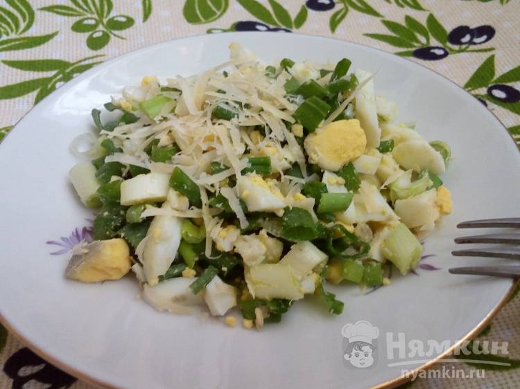 Сливочный салат из яиц и зеленого лука