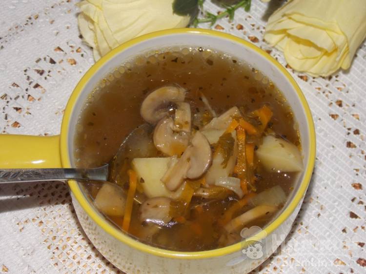 Томленный суп из картофеля и грибов в духовке
